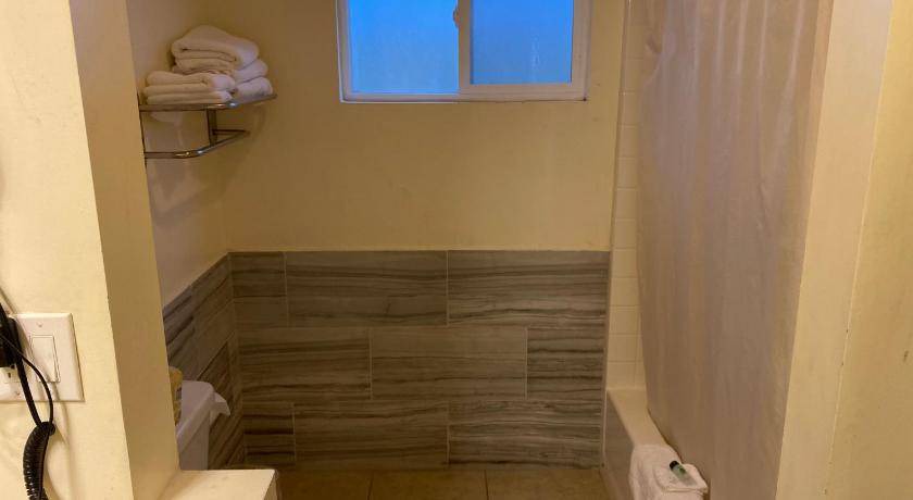 Photo of Bathroom in Sherman Oaks