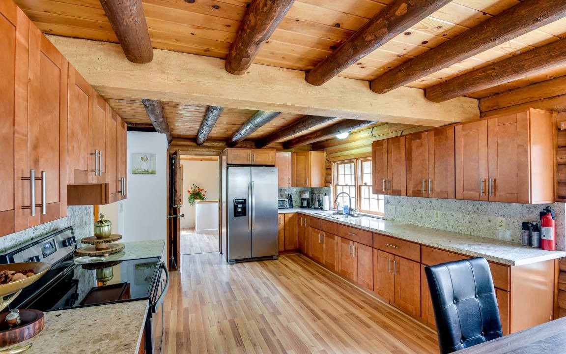 Photo of Kitchen in Pine Mountain Club