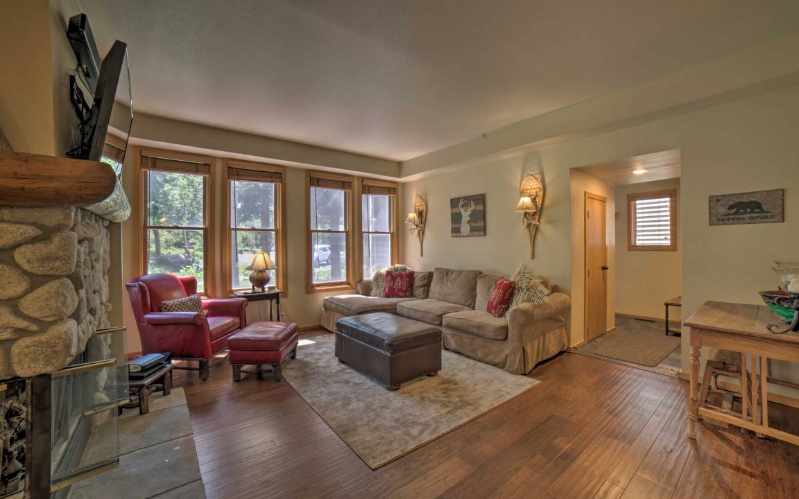 Photo of Livingroom in Mammoth Lakes
