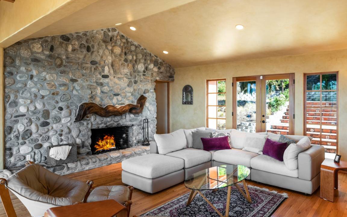 Photo of Livingroom in Carmel Highlands