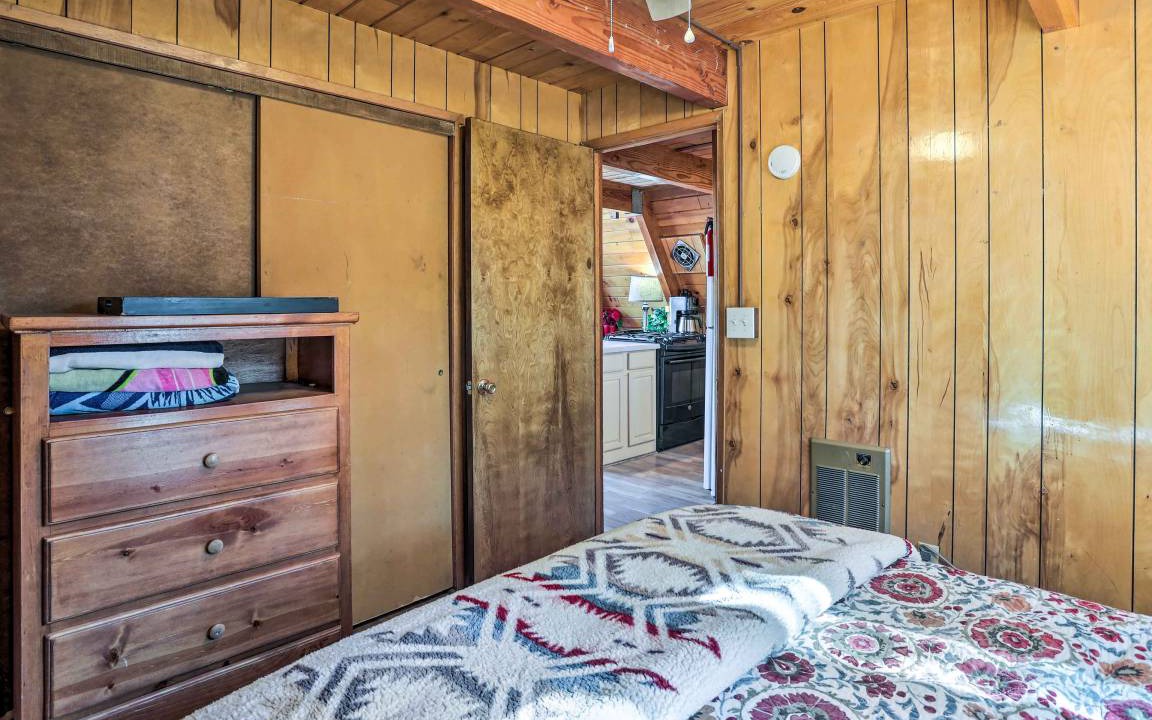 Photo of Bedroom in Arrowbear Lake