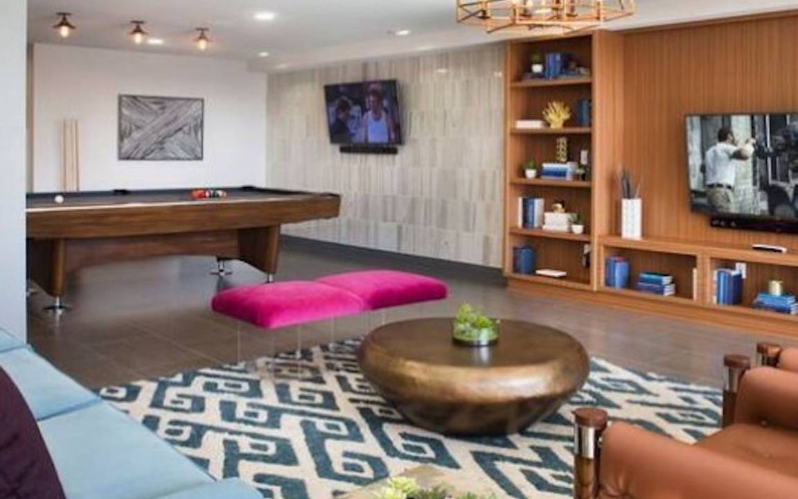 Photo of Livingroom in Downtown