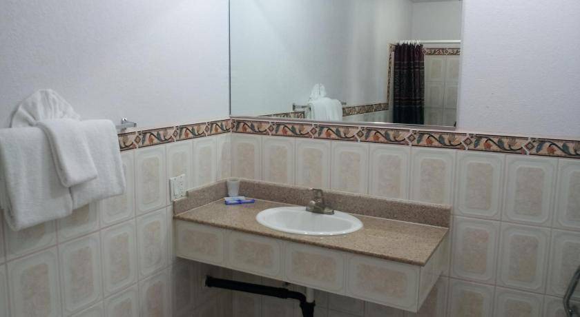Photo of Bathroom in Anaheim Resort