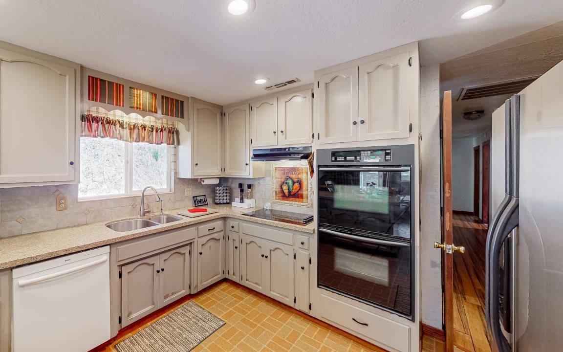 Photo of Kitchen in Jamestown