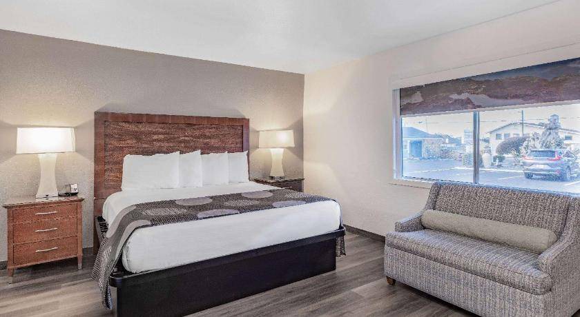 Photo of Bedroom in Fort Bragg