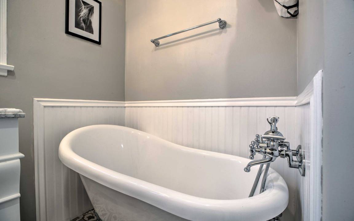 Photo of Bathroom in Bishop