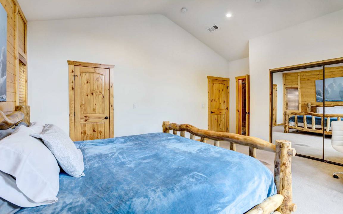 Photo of Bedroom in Upper Moonridge