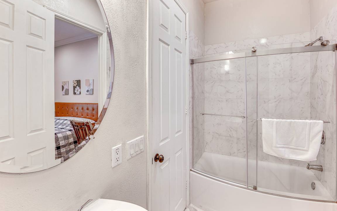 Photo of Bathroom in Alessandro Heights