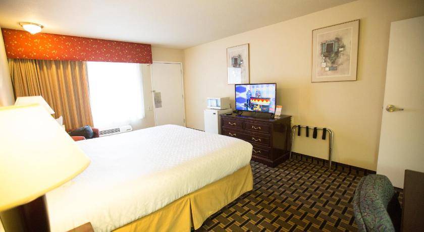 Photo of Bedroom in Anaheim Resort
