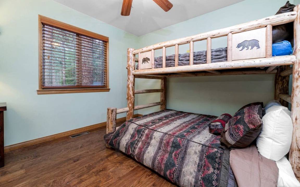 Photo of Bedroom in Summit Estates