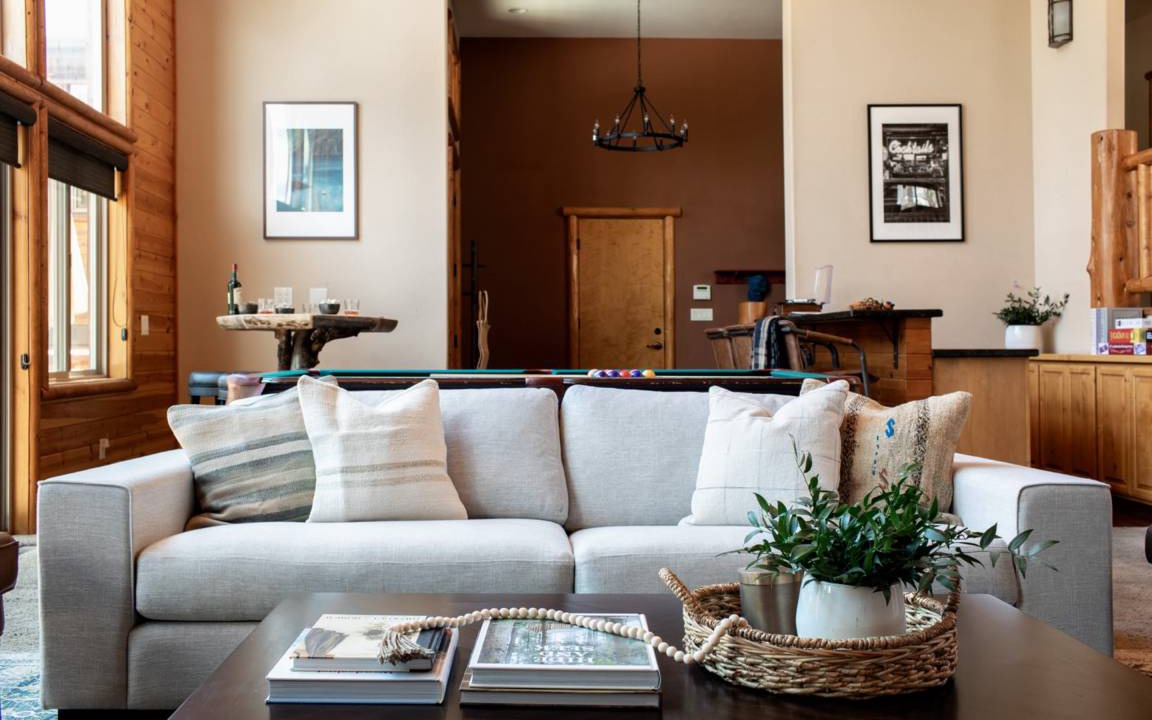 Photo of Livingroom in Eagle Mountain Estates