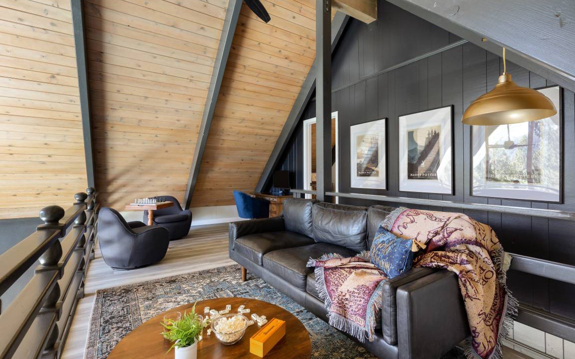 Photo of Livingroom in Crestline