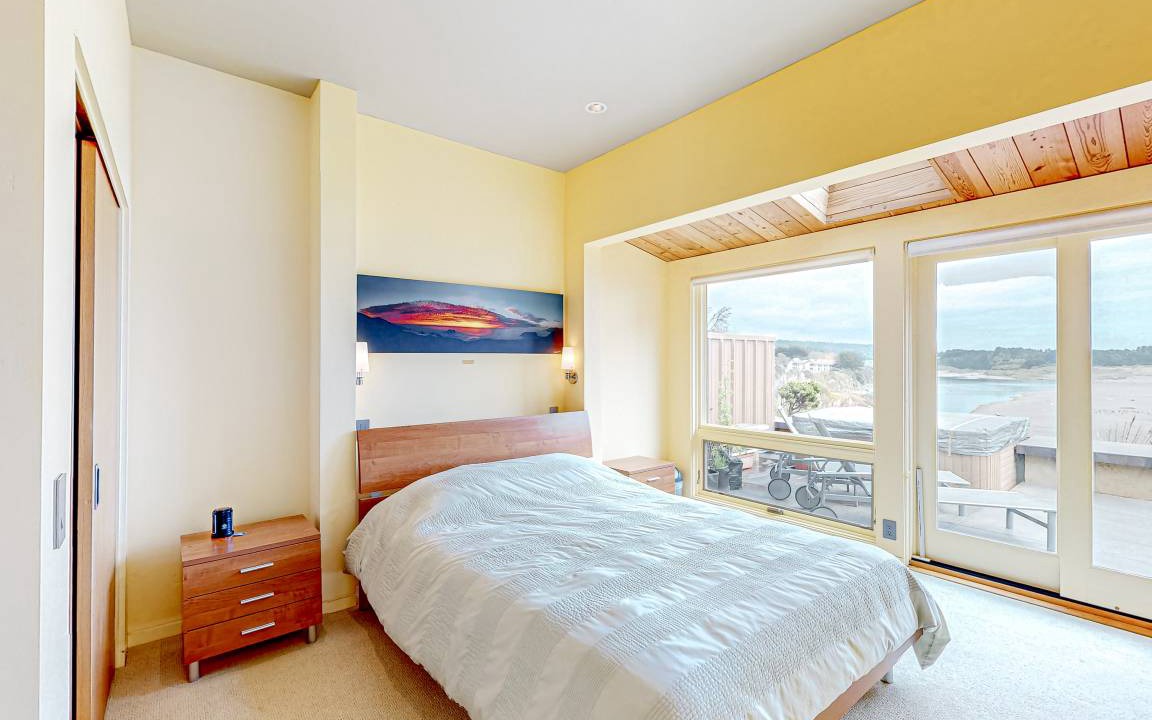 Photo of Bedroom in Gualala