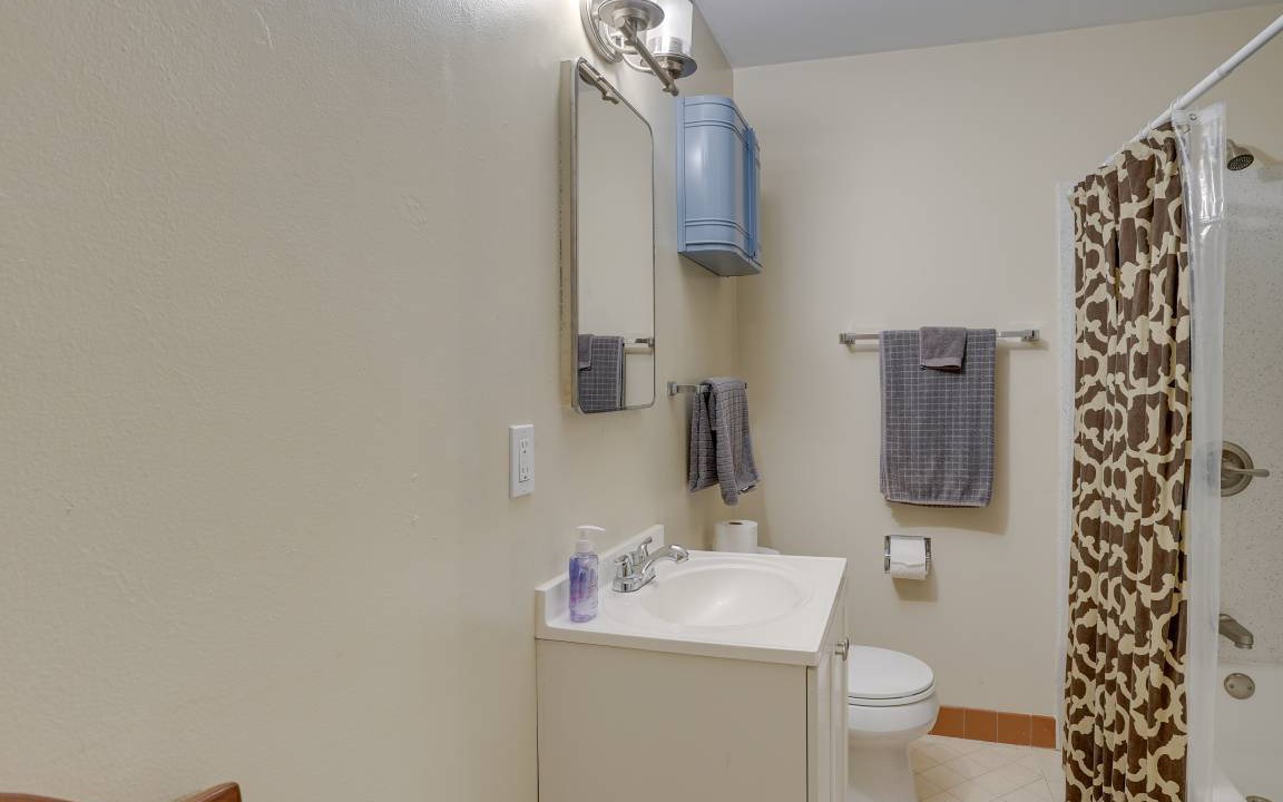 Photo of Bathroom in Grand Lake