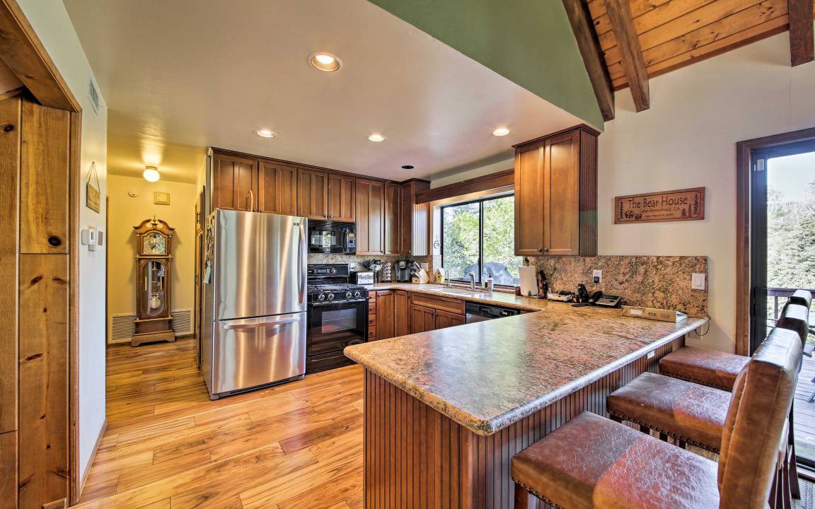 Photo of Kitchen in Lake Arrowhead