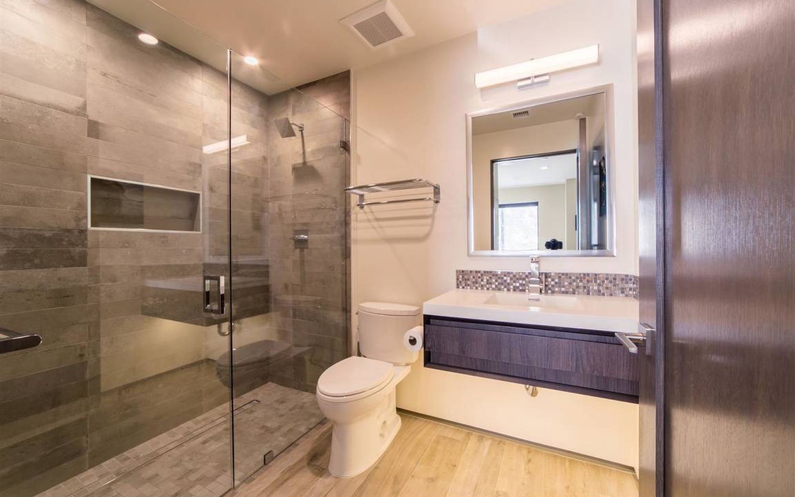 Photo of Bathroom in Balboa Peninsula