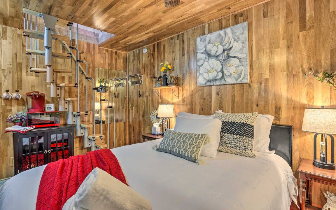 Photo of Bedroom in Crestline