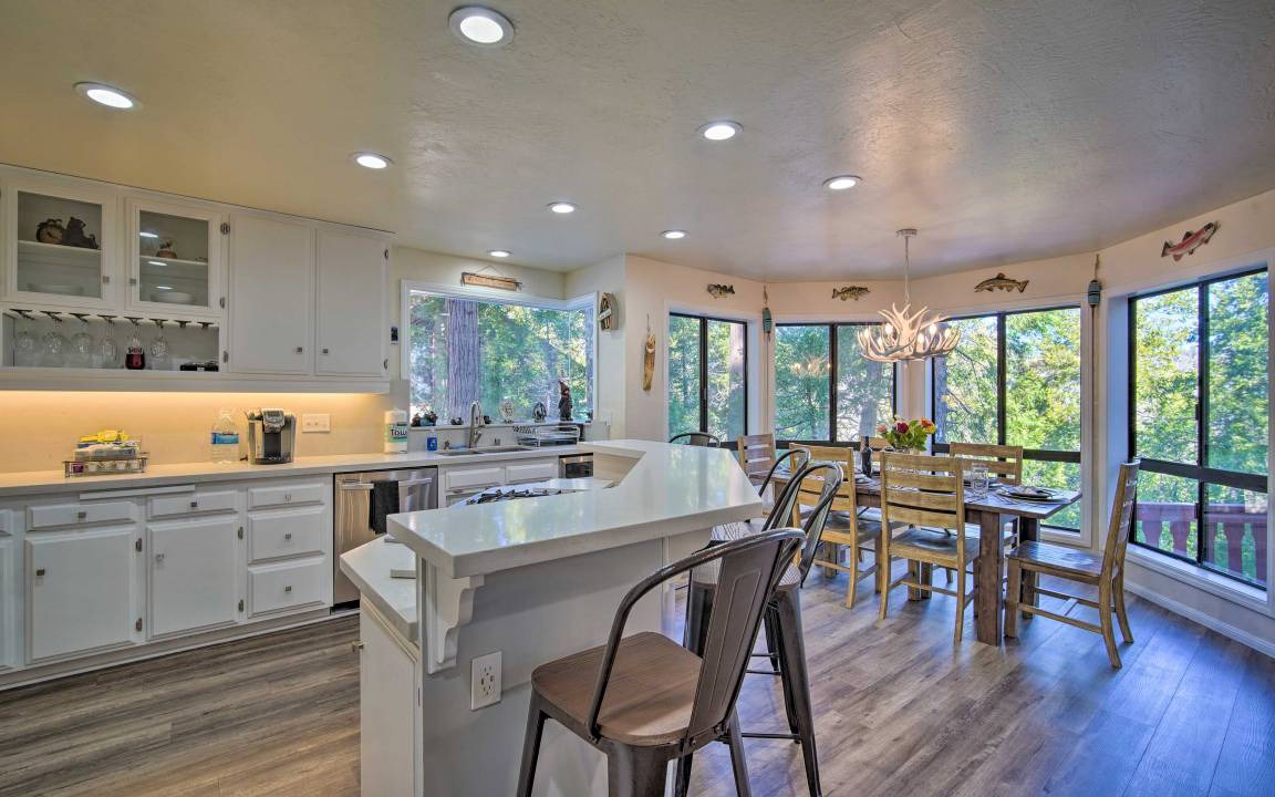 Photo of Kitchen in Lake Arrowhead