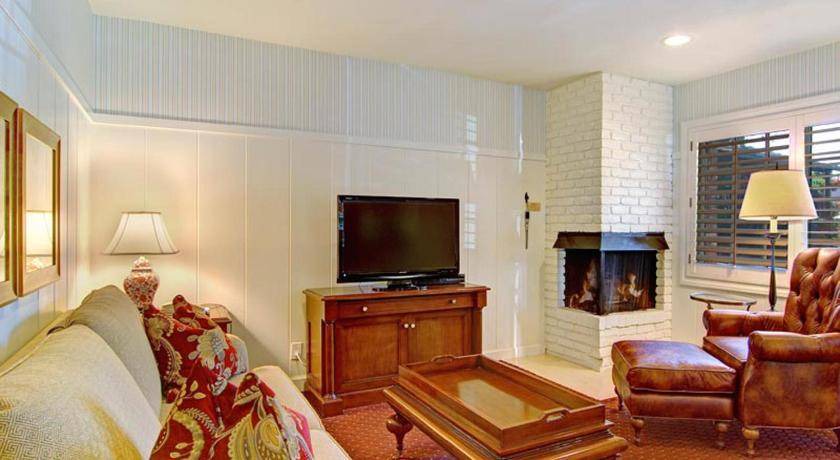 Photo of Livingroom in Golden Rectangle