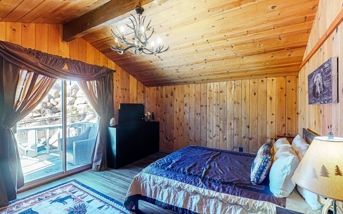 Photo of Bedroom in Arrowbear Lake