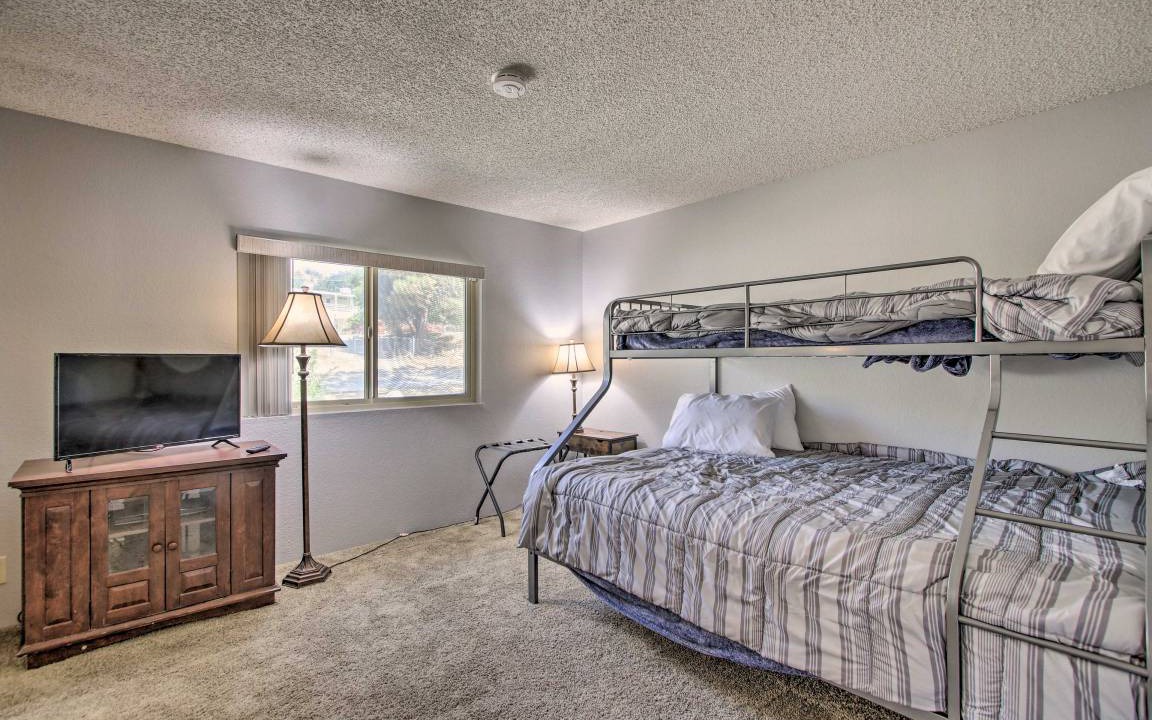 Photo of Bedroom in Wofford Heights