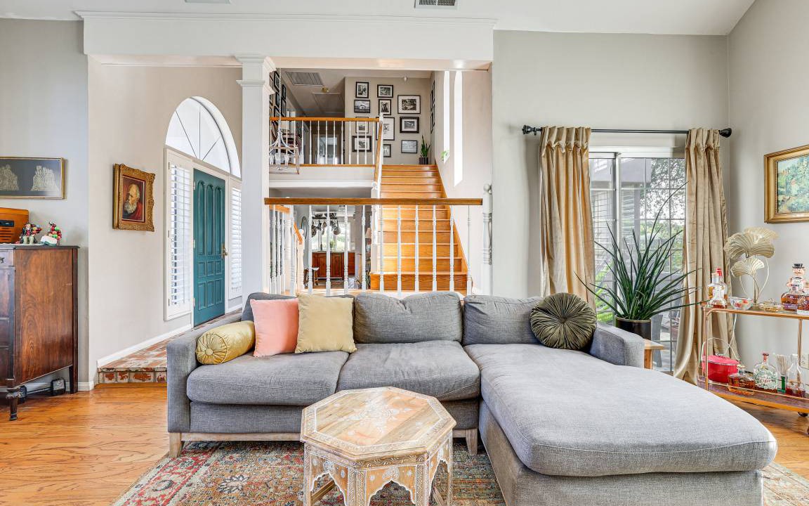 Photo of Livingroom in North Ridge