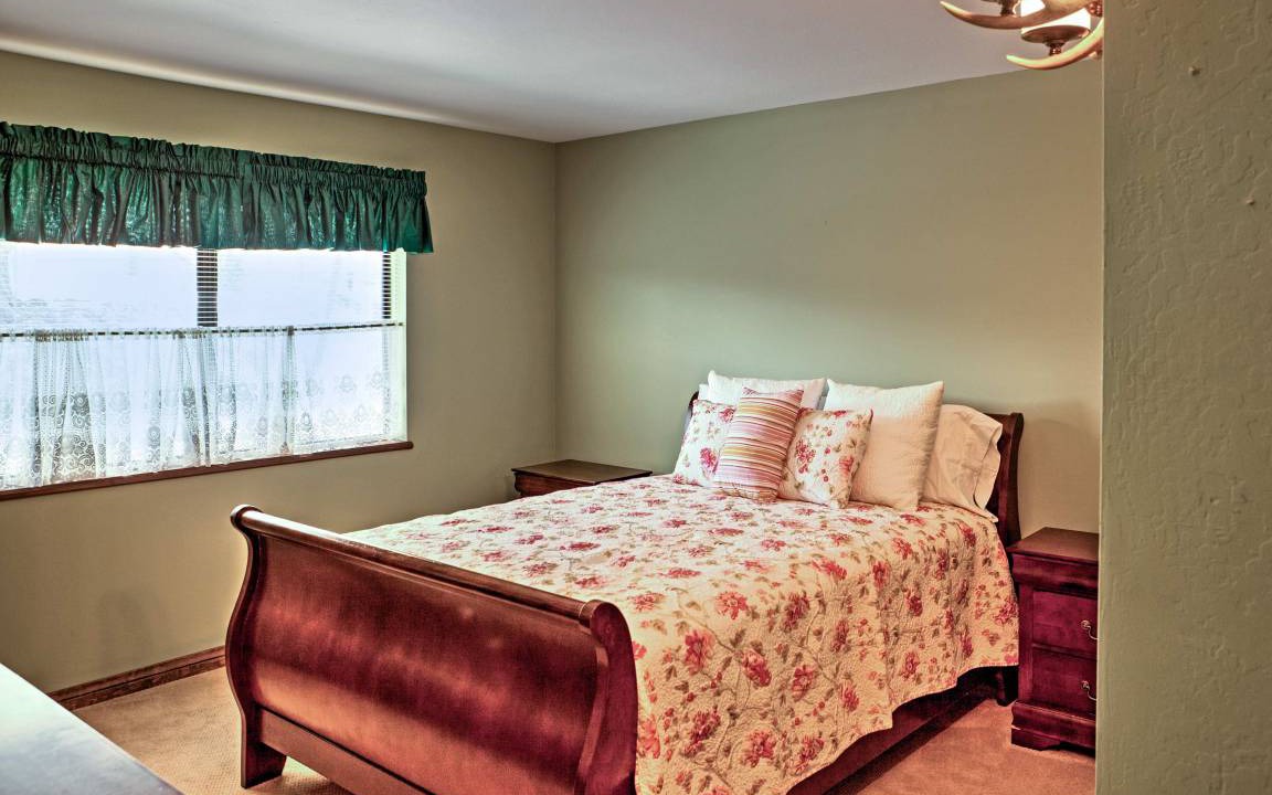 Photo of Bedroom in Lake Arrowhead