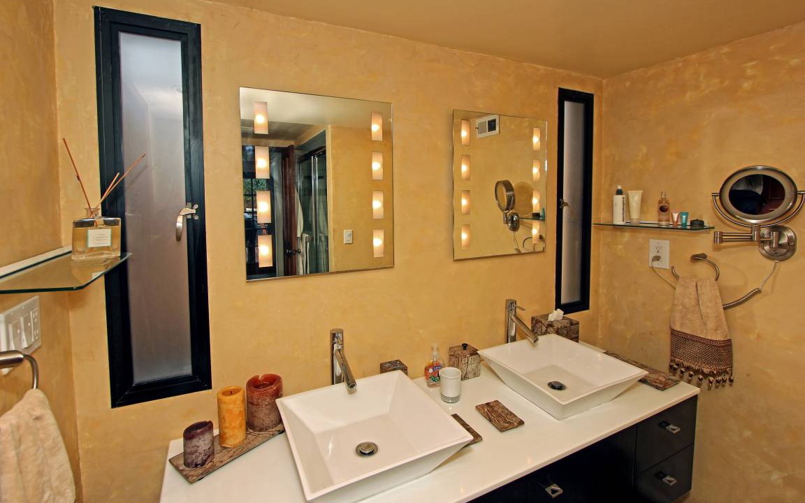 Photo of Bathroom in Corona del Mar