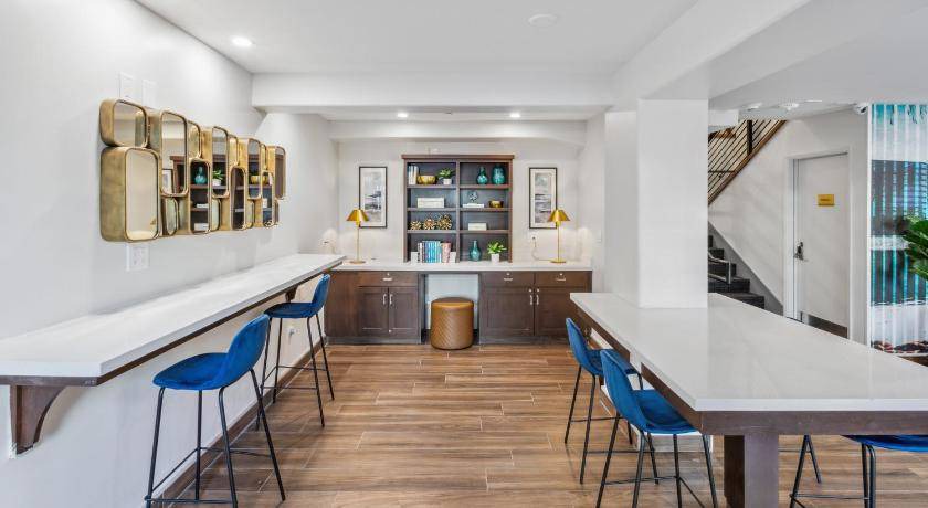 Photo of Livingroom in Centennial