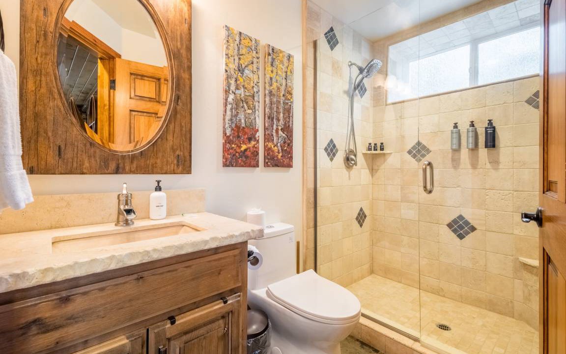 Photo of Bathroom in Upper Moonridge