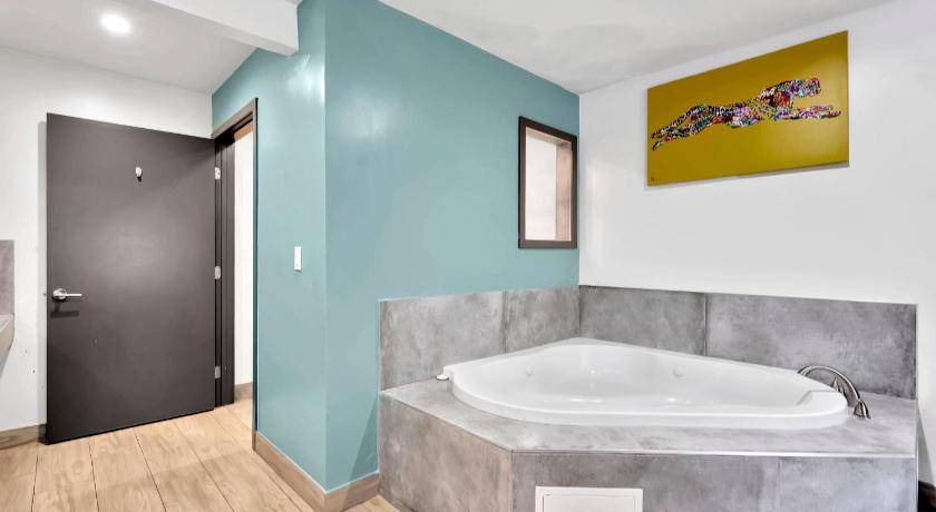 Photo of Bathroom in Harbor