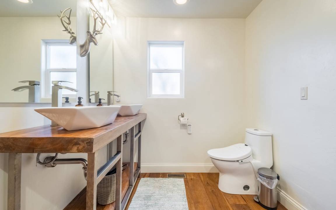 Photo of Bathroom in Upper Moonridge