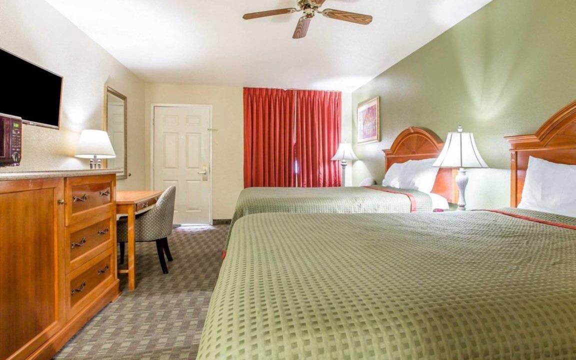 Photo of Bedroom in Delano