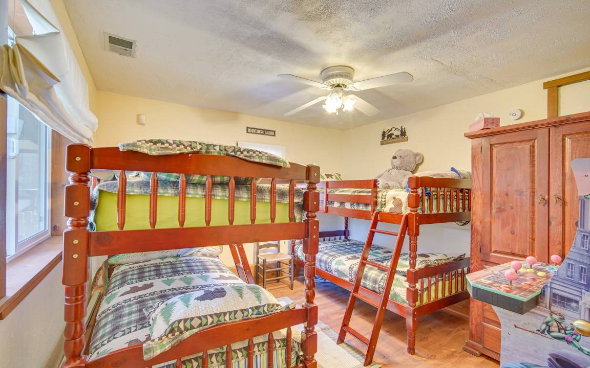 Photo of Bedroom in Cedarpines Park