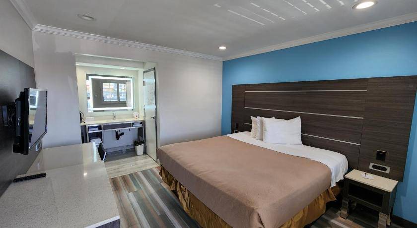 Photo of Bedroom in Northwest Anaheim