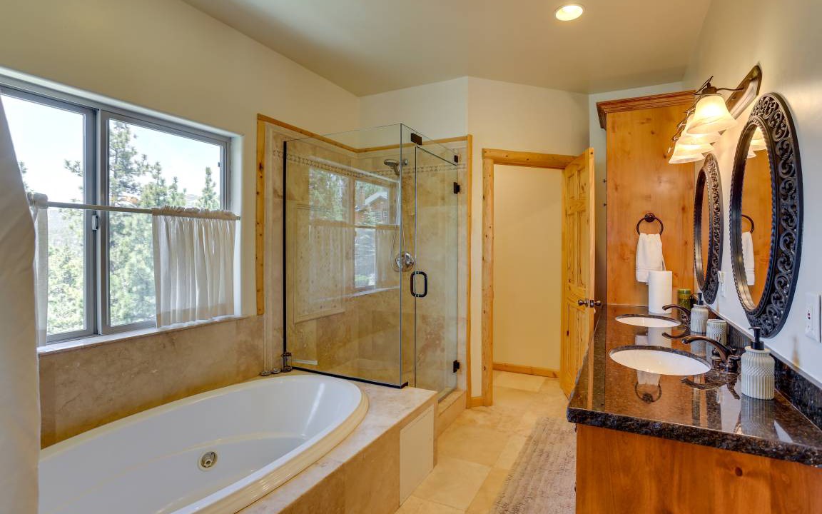 Photo of Bathroom in Castle Glen Estates