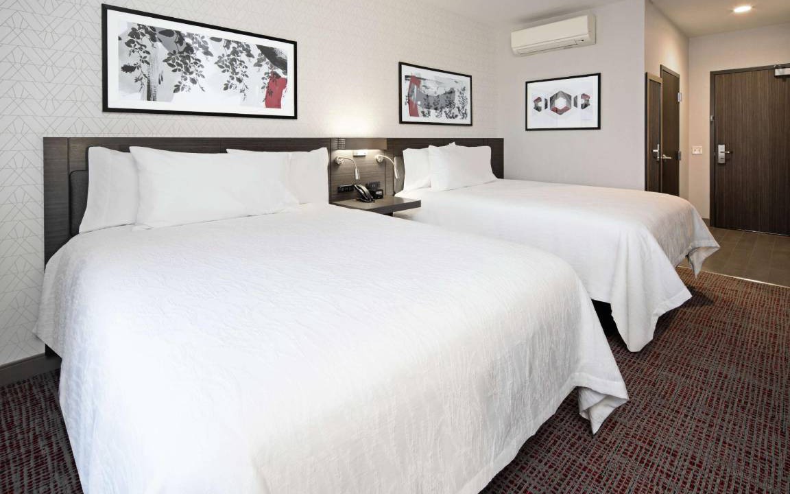 Photo of Bedroom in Lake Forest