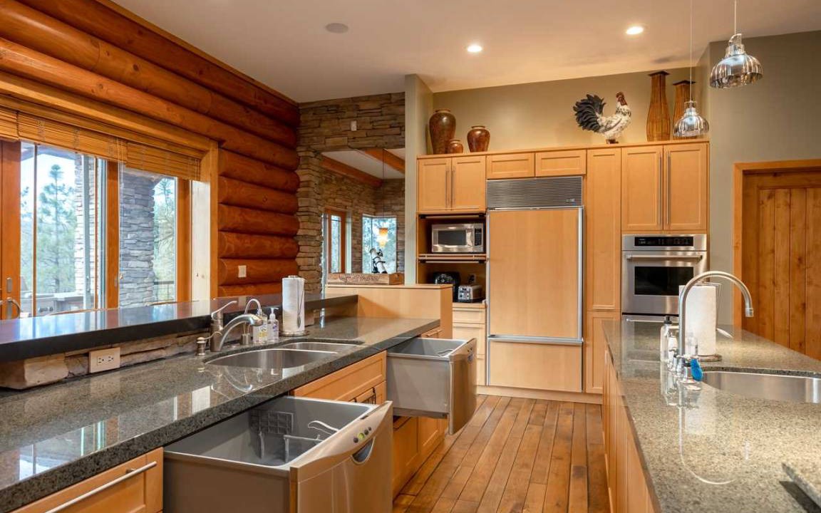 Photo of Kitchen in Upper Moonridge