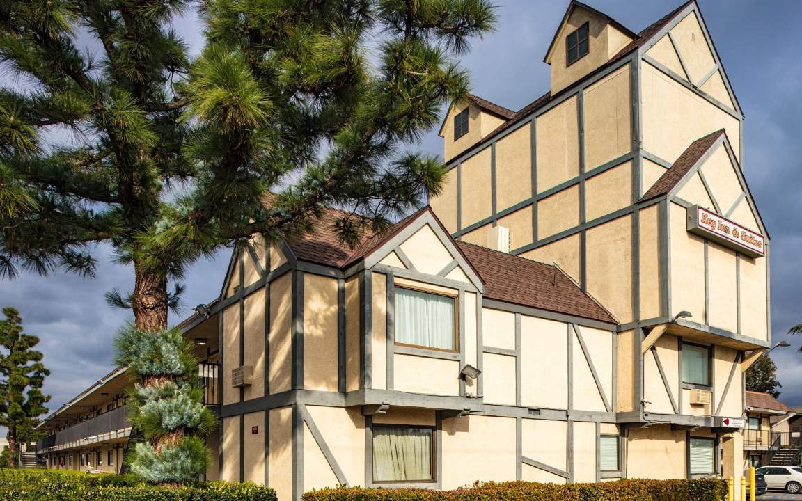Photo of Buildings in Tustin