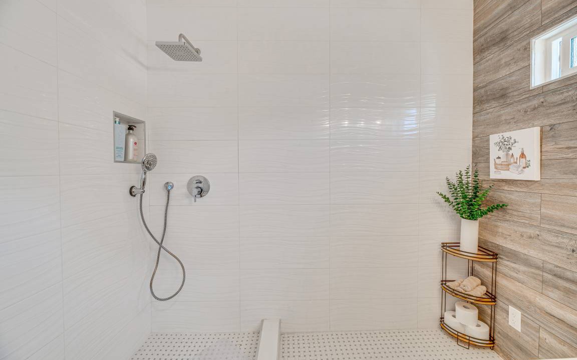 Photo of Bathroom in East Los Angeles