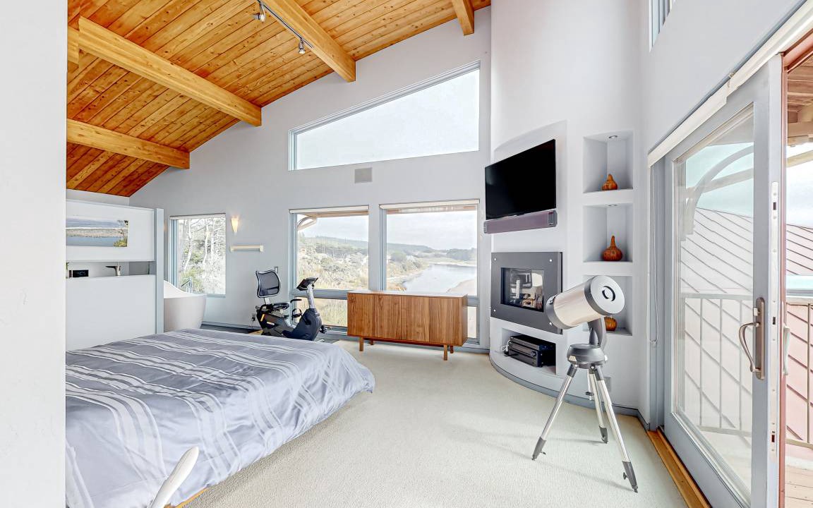 Photo of Bedroom in Gualala