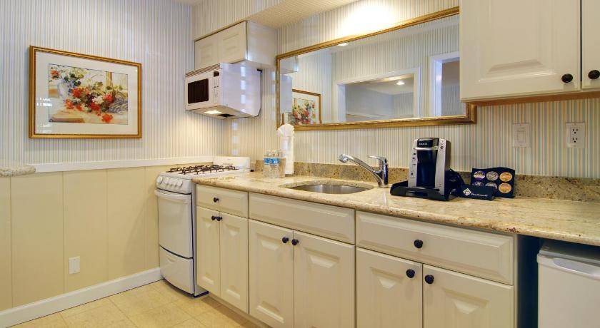 Photo of Kitchen in Golden Rectangle