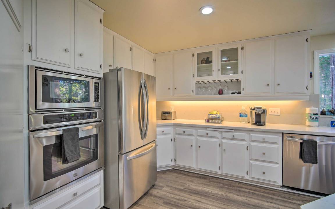 Photo of Kitchen in Lake Arrowhead
