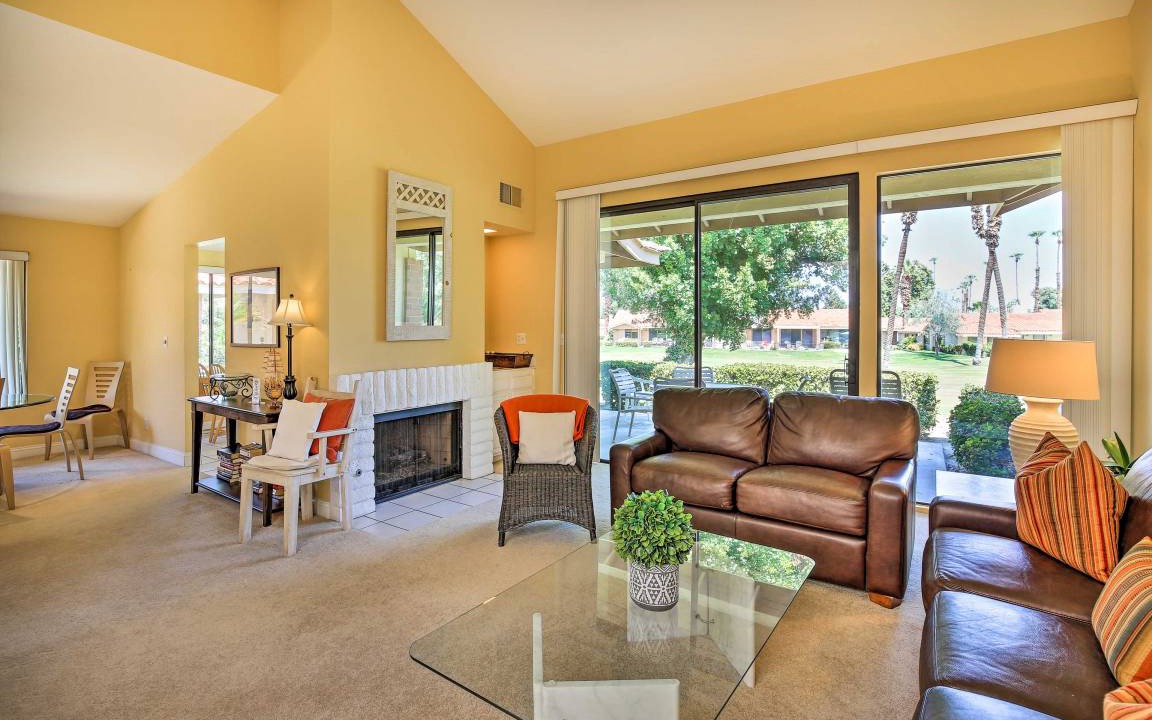 Photo of Livingroom in Palm Desert