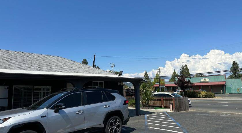 Photo of Others in Willits
