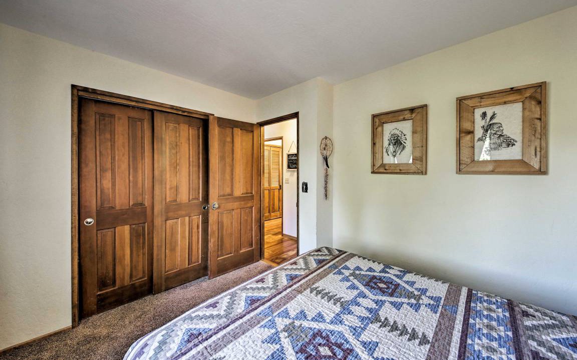 Photo of Bedroom in Lake Arrowhead