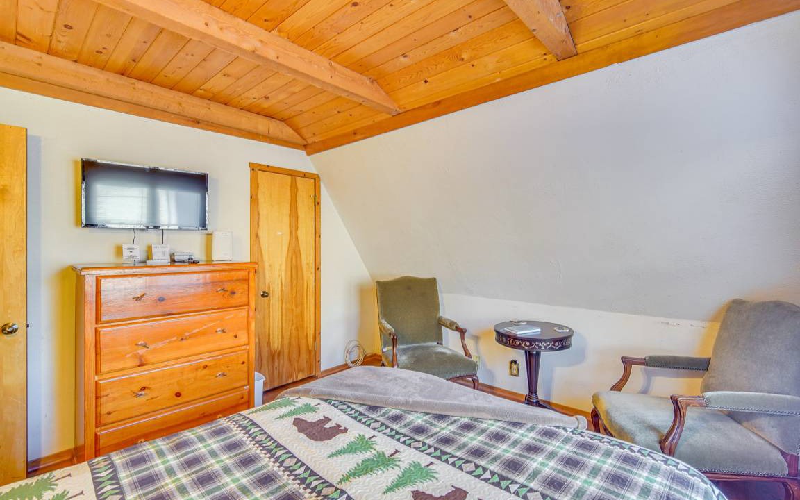 Photo of Bedroom in Cedarpines Park
