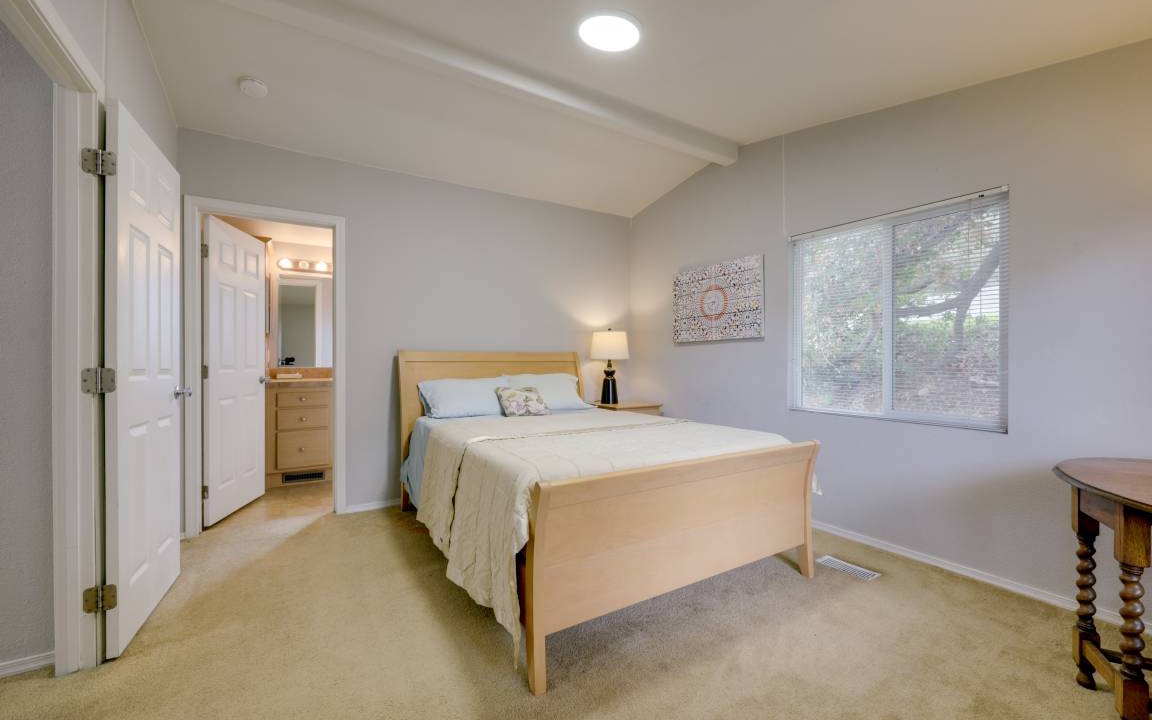 Photo of Bedroom in Oak View