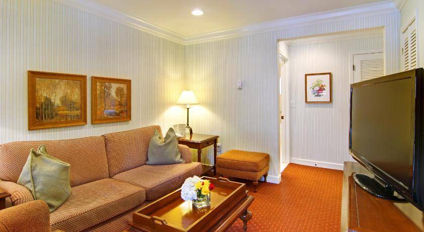 Photo of Livingroom in Golden Rectangle