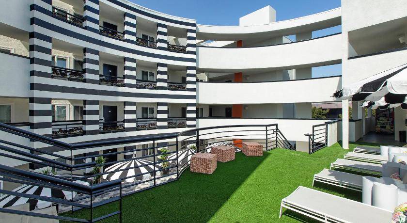 Photo of Patio Balcony in Pico - Robertson